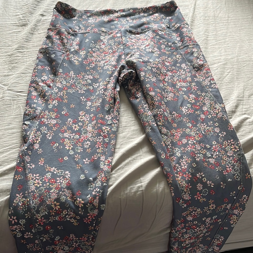 Marika Gray Flower Pattern Yoga Pants size XL